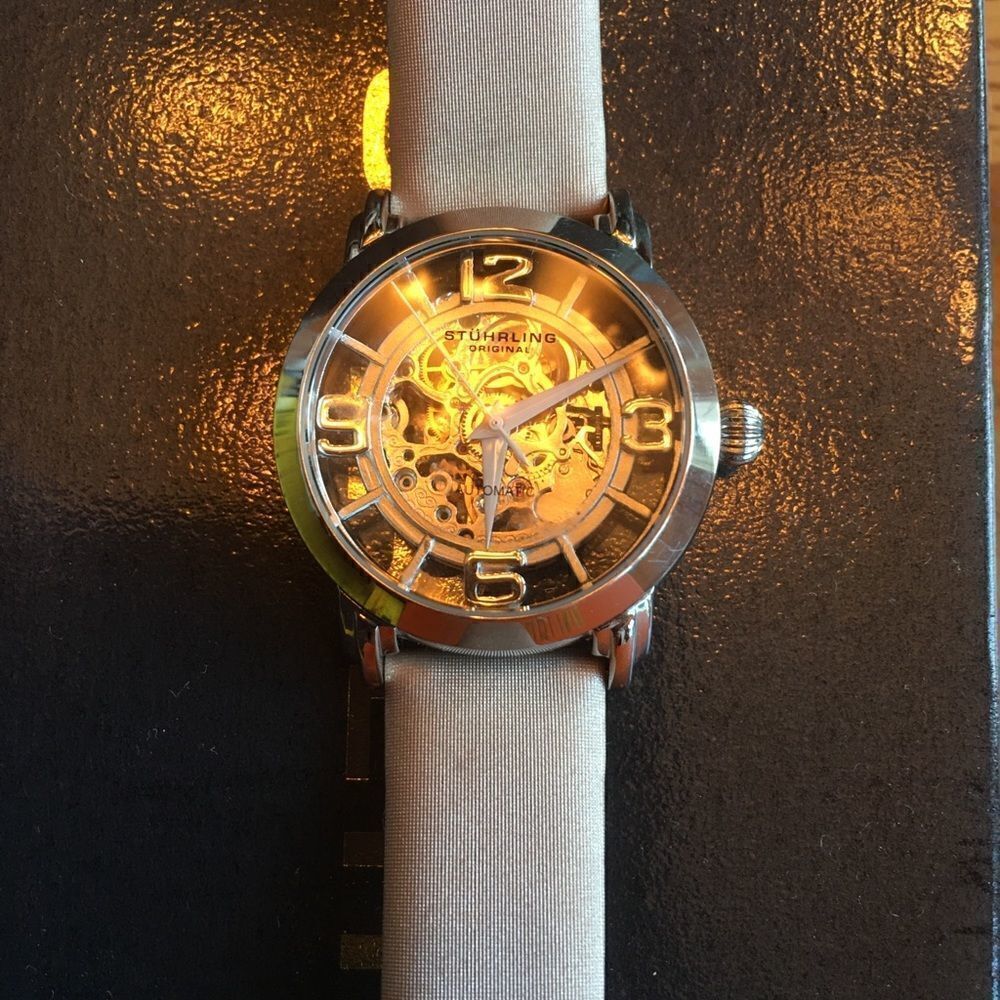 STUHRLING WATCH w Box - Picture 5 of 10